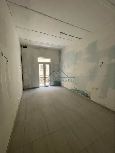 Image No.5-Appartement de 4 chambres à vendre