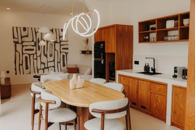 05_04-dining-and-kitchen