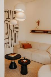 07_06-living-room-art-wall
