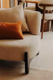 08_07-living-seating