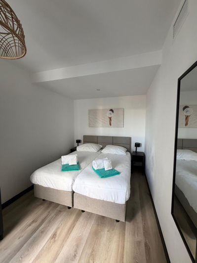 Image No.10-3 Bed Apartment for sale