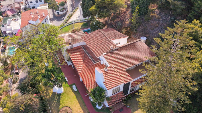 Image No.17-10 Bed Villa for sale