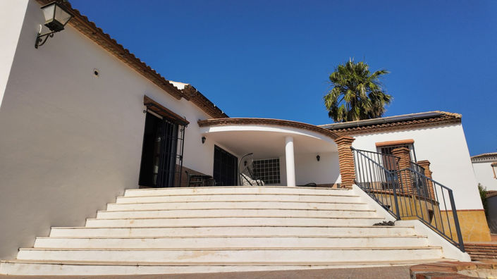 Image No.18-3 Bed Villa for sale