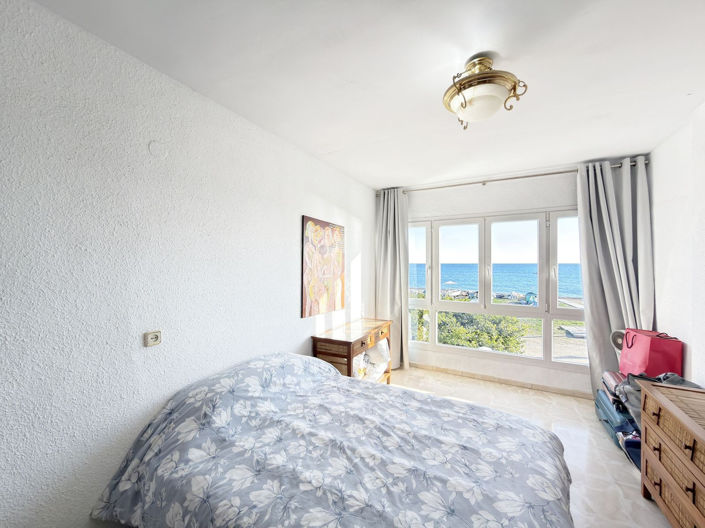 Image No.24-3 Bed Apartment for sale