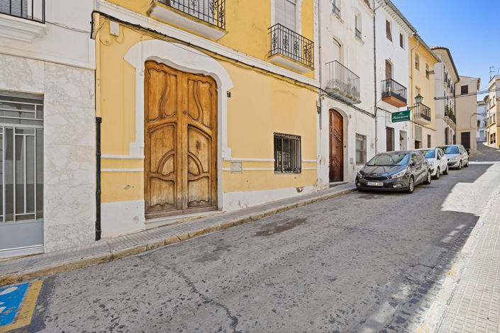 Image No.2-6 Bed Townhouse for sale