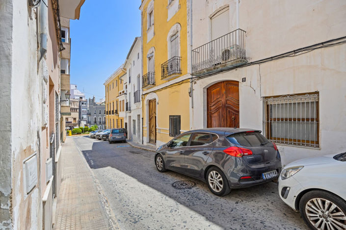 Image No.3-6 Bed Townhouse for sale