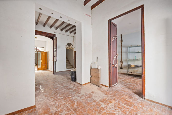 Image No.4-6 Bed Townhouse for sale