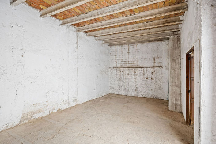 Image No.7-6 Bed Townhouse for sale