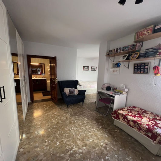 Image No.18-3 Bed Apartment for sale