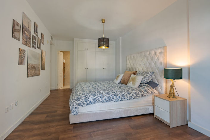 Image No.18-6 Bed Townhouse for sale