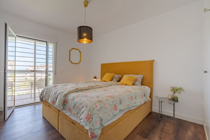 Image No.21-6 Bed Townhouse for sale