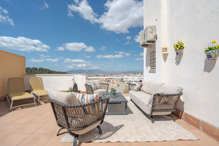 Image No.29-6 Bed Townhouse for sale