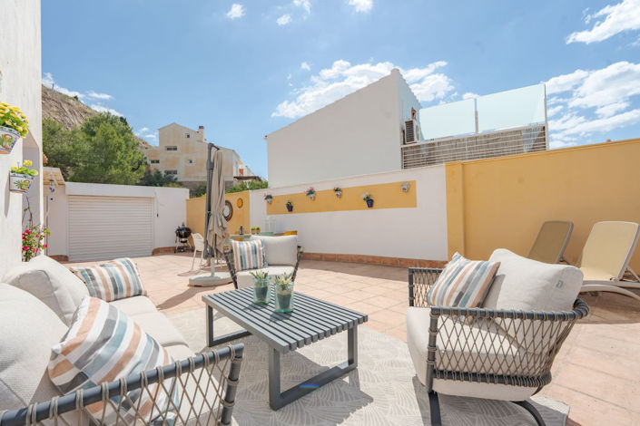 Image No.30-6 Bed Townhouse for sale