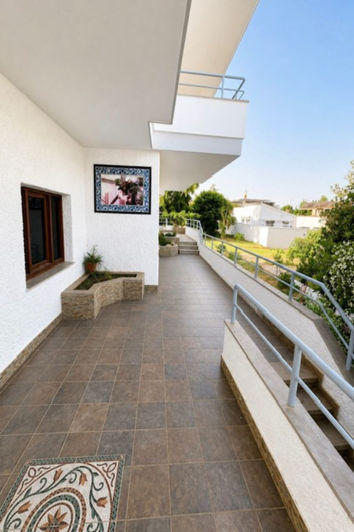 Image No.2-4 Bed Villa for sale