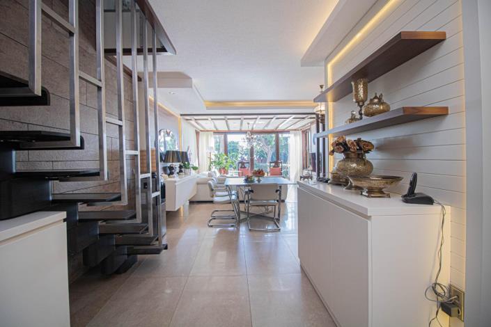 Image No.10-3 Bed Apartment for sale