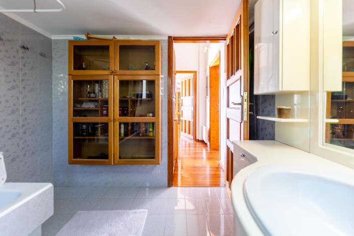 Image No.44-3 Bed House for sale