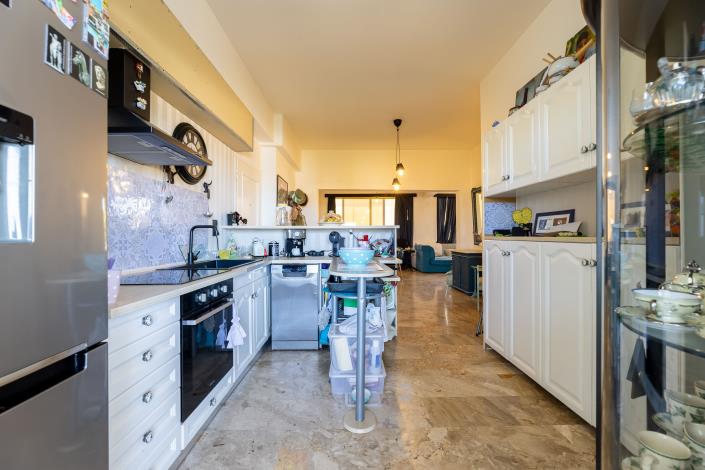 Image No.4-7 Bed Property for sale