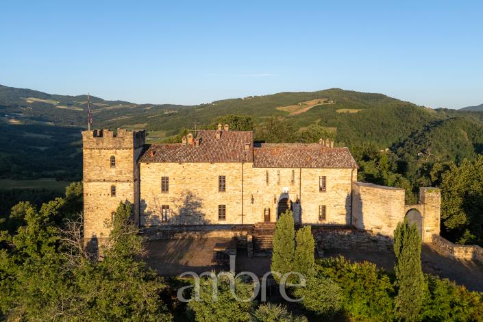 Image No.4-8 Bed Chateaux for sale