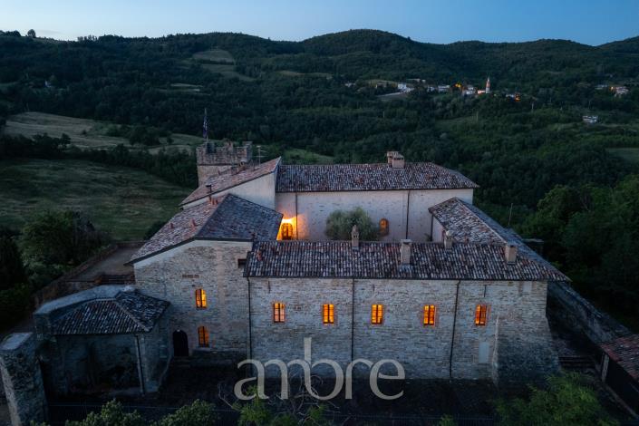 Image No.31-8 Bed Chateaux for sale
