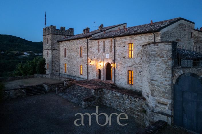 Image No.5-8 Bed Chateaux for sale