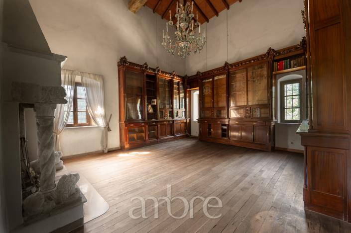 Image No.7-8 Bed Chateaux for sale