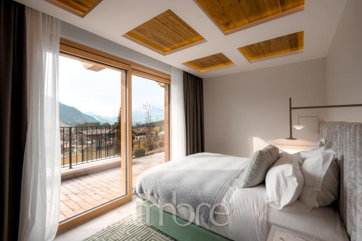 Image No.19-4 Bed Chalet for sale
