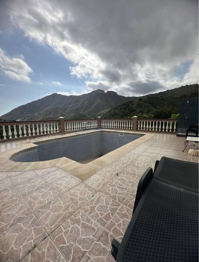 Image No.6-Villa de 4 chambres à vendre à Nerja