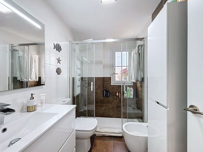 Image No.12-3 Bed Apartment for sale