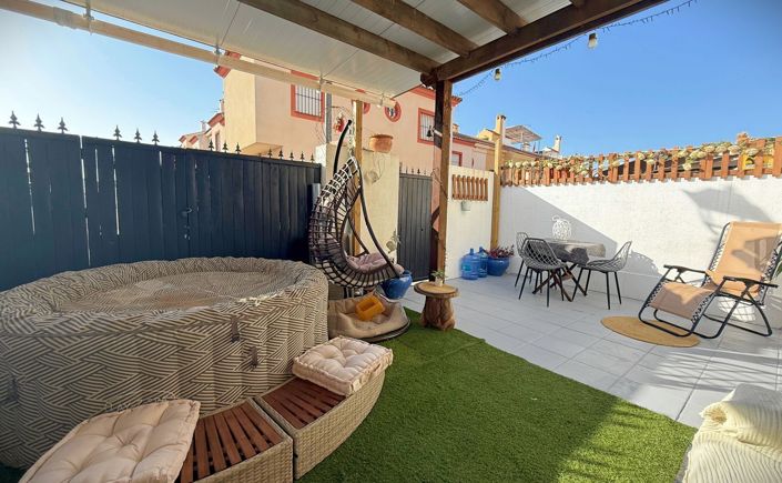 Image No.11-4 Bed Townhouse for sale