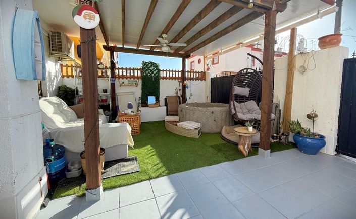 Image No.12-4 Bed Townhouse for sale