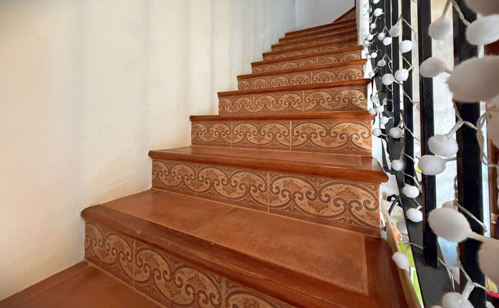 Image No.18-4 Bed Townhouse for sale