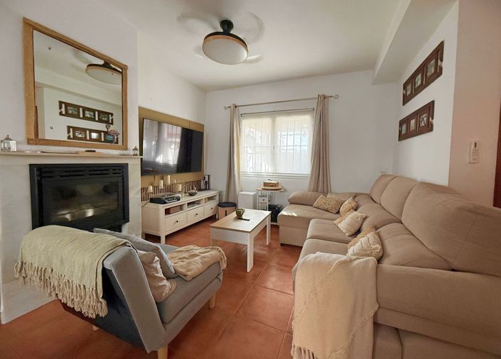 Image No.24-4 Bed Townhouse for sale