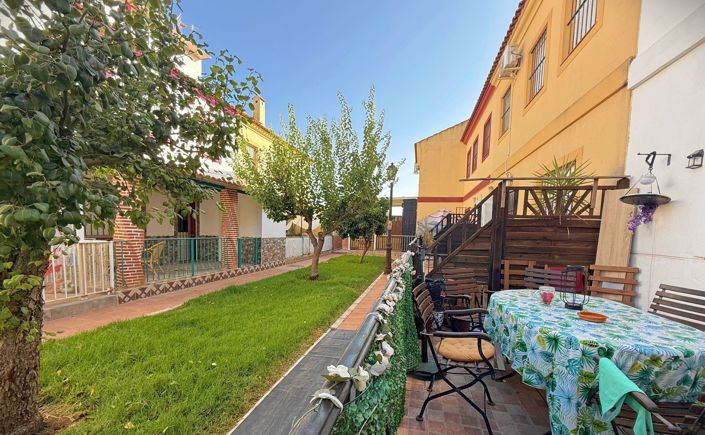 Image No.35-4 Bed Townhouse for sale