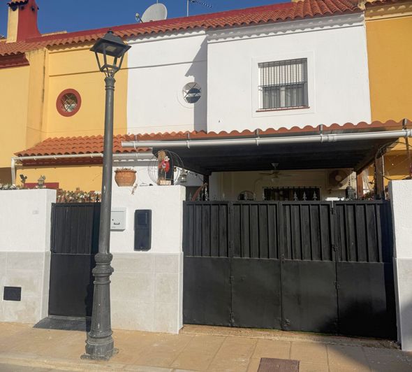 Image No.4-4 Bed Townhouse for sale