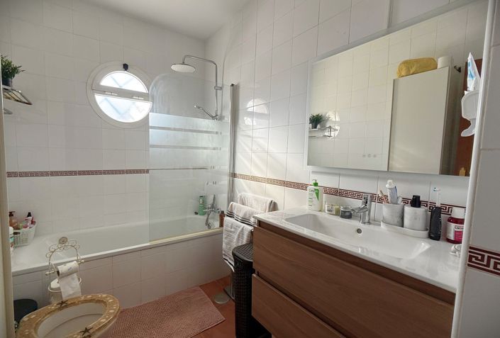 Image No.42-4 Bed Townhouse for sale