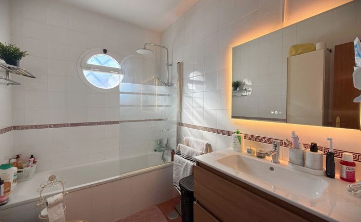 Image No.44-4 Bed Townhouse for sale