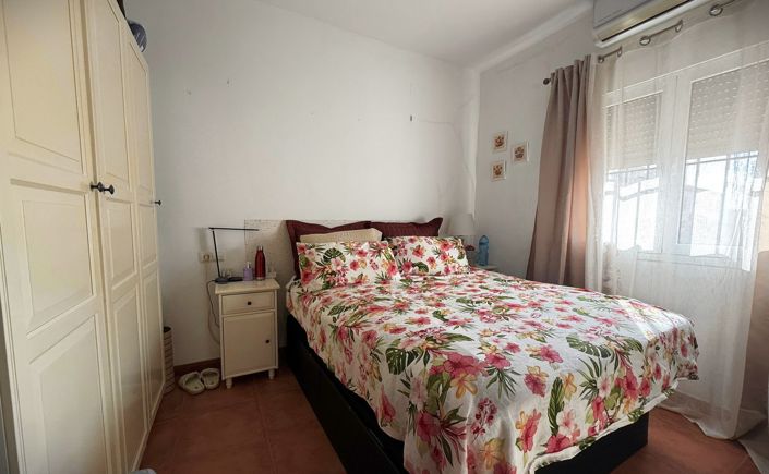 Image No.50-4 Bed Townhouse for sale