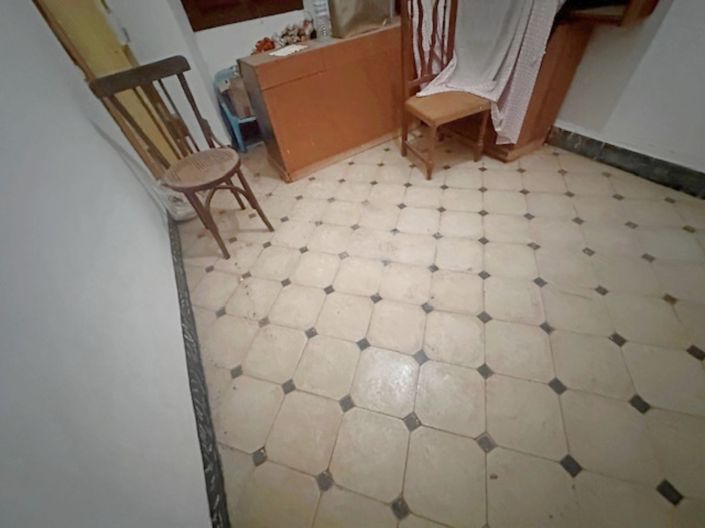 Image No.21-7 Bed Townhouse for sale