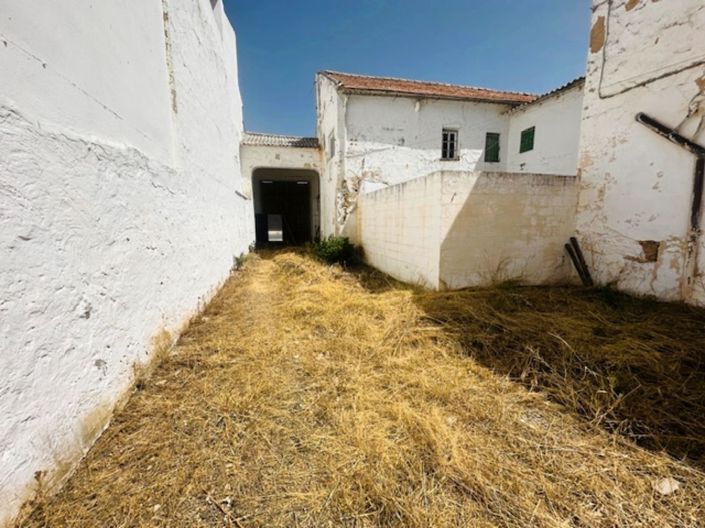 Image No.26-7 Bed Townhouse for sale