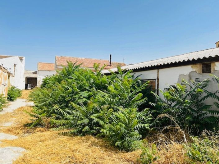 Image No.28-7 Bed Townhouse for sale