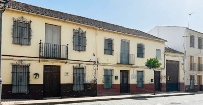Image No.3-7 Bed Townhouse for sale