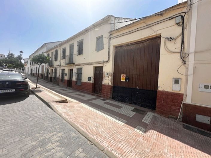 Image No.4-7 Bed Townhouse for sale