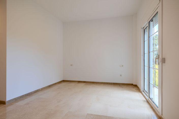 Image No.11-4 Bed Villa for sale