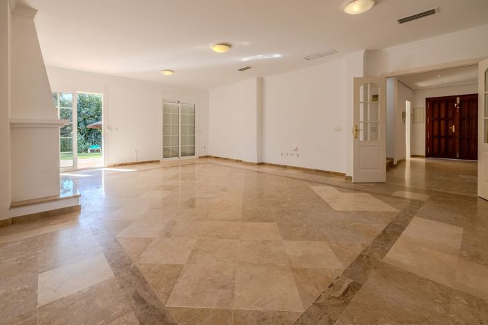Image No.17-4 Bed Villa for sale