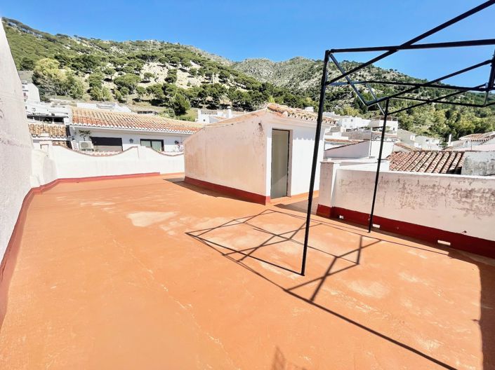 Image No.16-2 Bed Apartment for sale