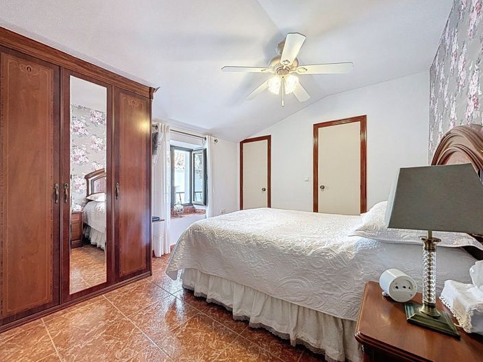 Image No.38-5 Bed Villa for sale
