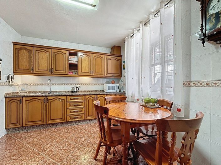 Image No.9-5 Bed Villa for sale