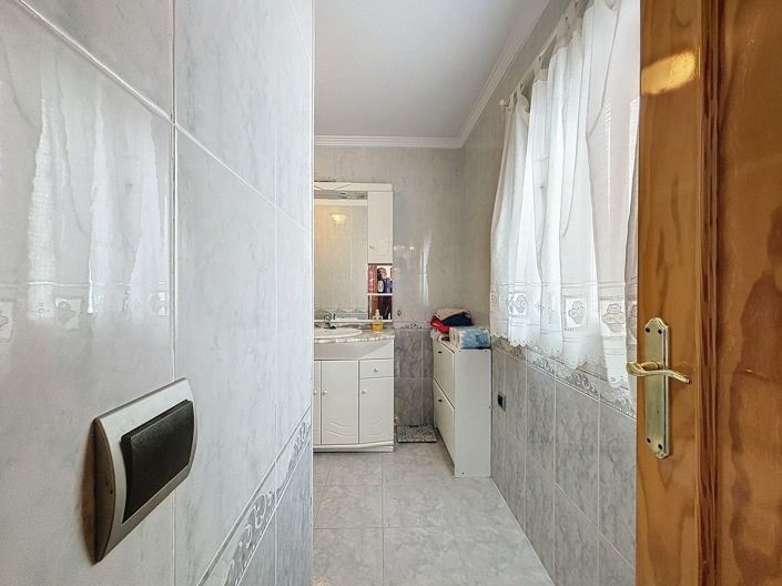 Image No.19-3 Bed Villa for sale