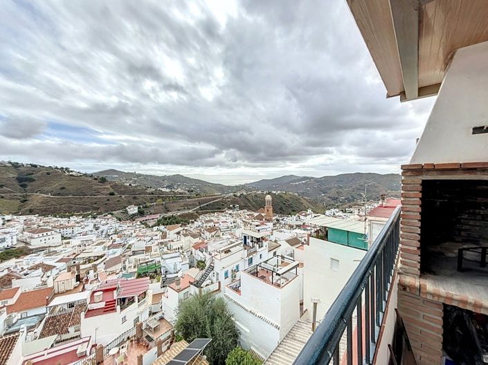 Image No.25-3 Bed Villa for sale