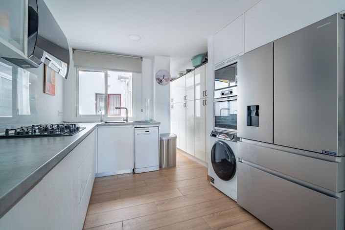 Image No.8-4 Bed Apartment for sale